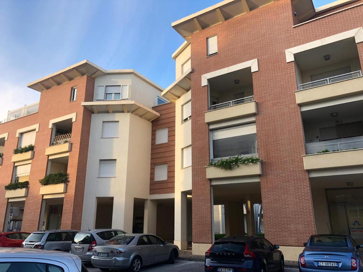 Le Miromi Apartment Civitanova Marche Bagian luar foto