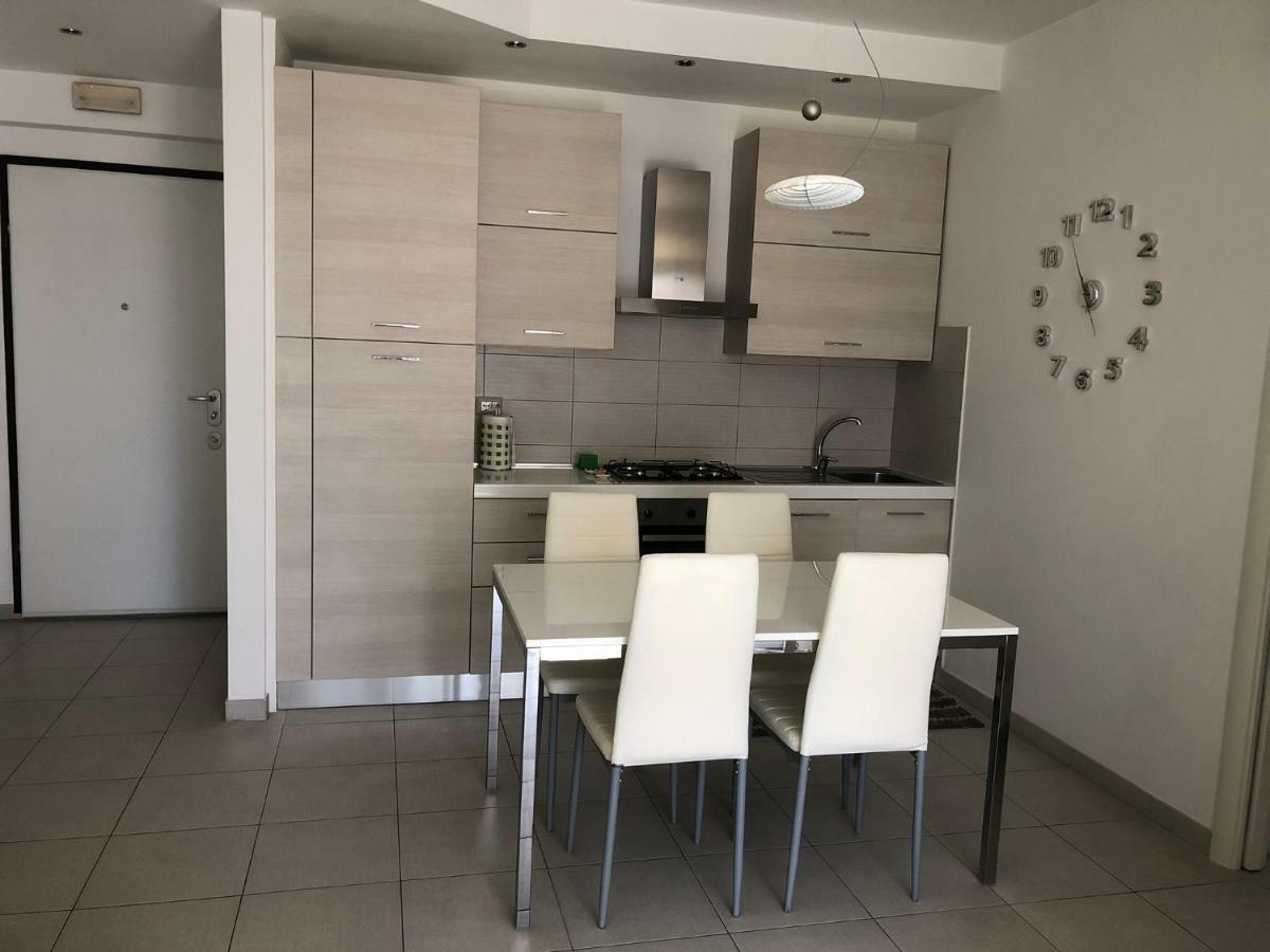 Le Miromi Apartment Civitanova Marche Bagian luar foto